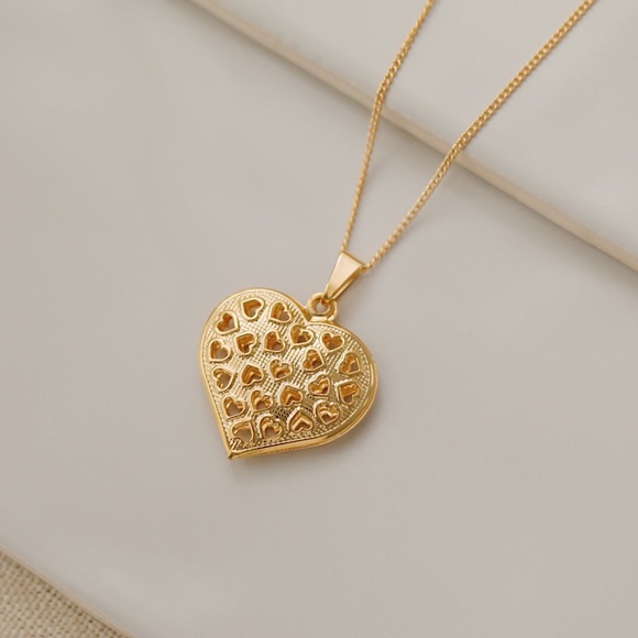 Heart Necklace | 18k Gold Filled - Picture 2 of 5